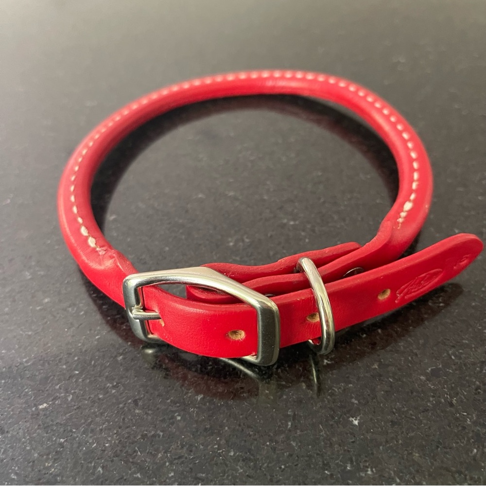 Red Auburn Leathercrafters 16” rolled leather collar. Worn 1x.